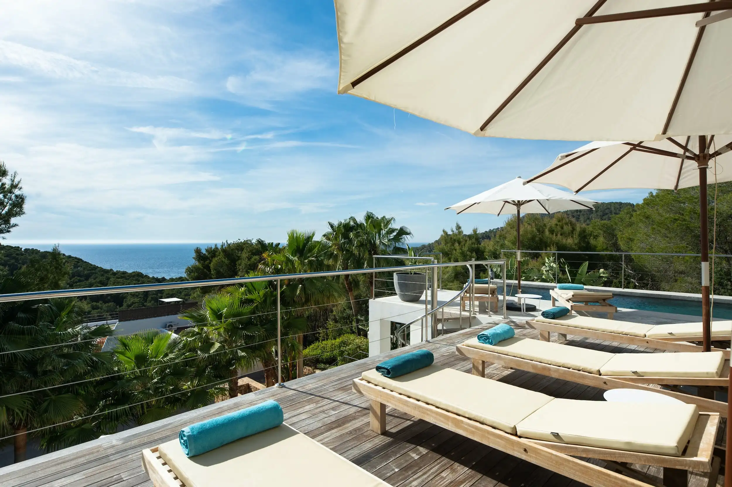 Sea View Lounge Chair Villa