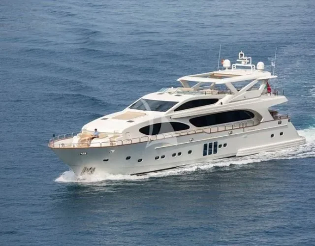 impressive Yacht flybridge