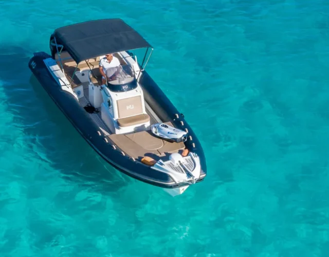 The Nuova Jolly 30 is a very powerful and stylish, high-end inflatable boat with lots of class.