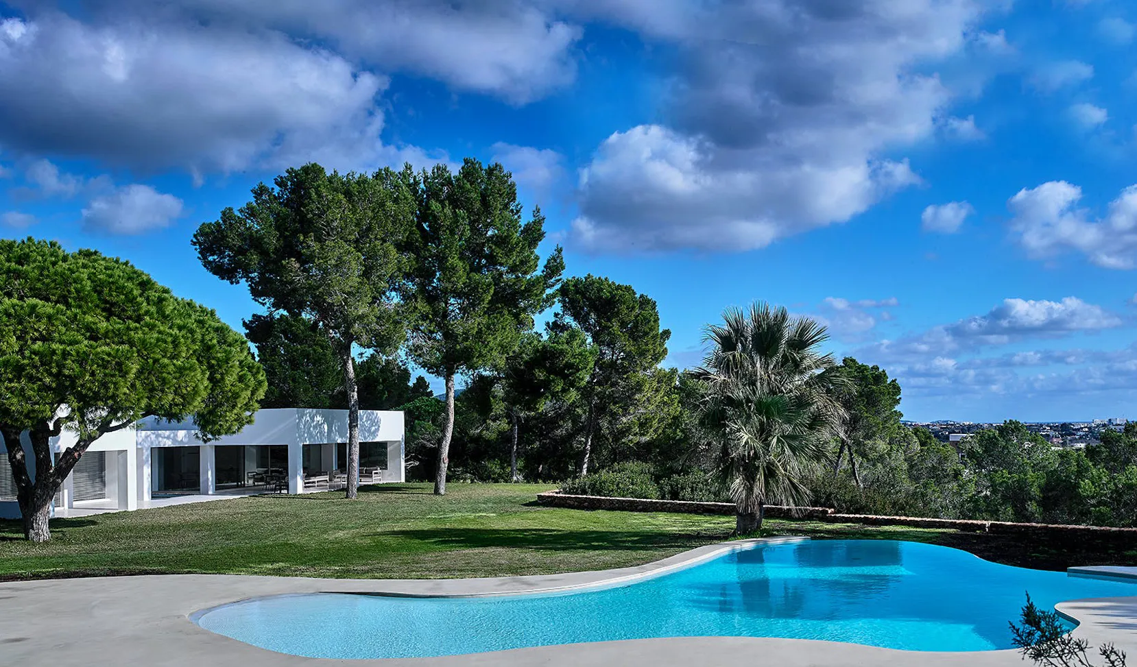 Modern finca with amazing sea views