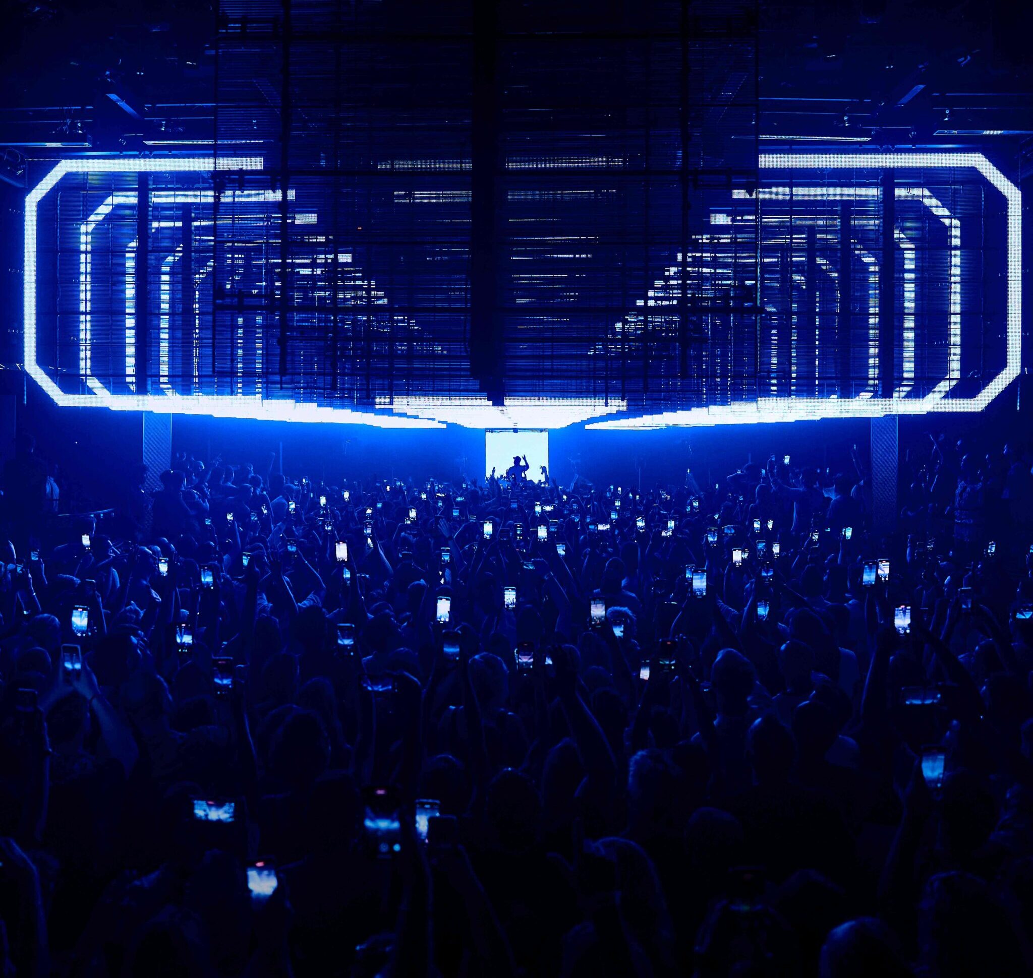 Hi Ibiza Best Club in the World VIP Table Bookins33 scaled e1755619929812