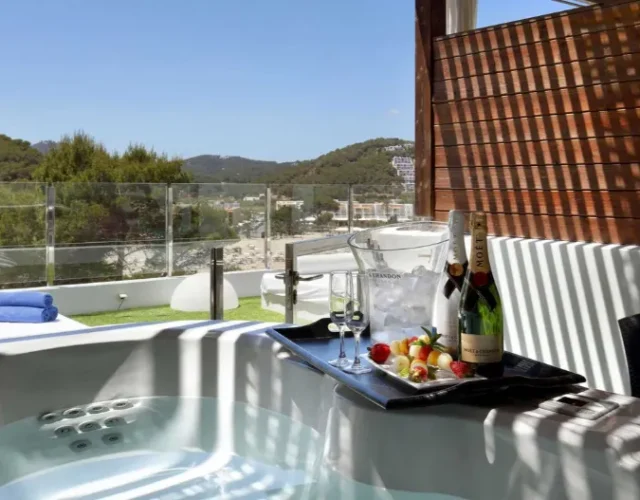 Palladium Cala Llonga5