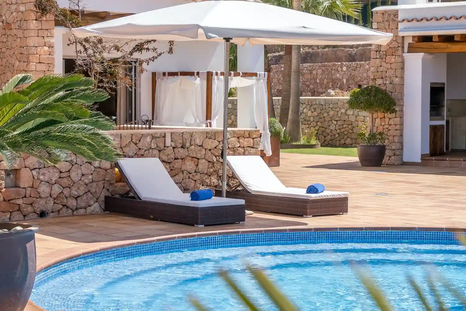 Family villas in Ibiza with private pool and spacious garden for children
